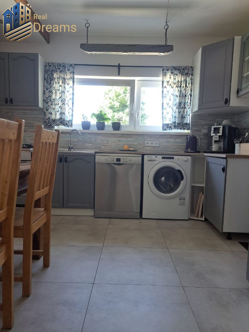 Exkluzívne na predaj 5 izbový rodinný dom - 4