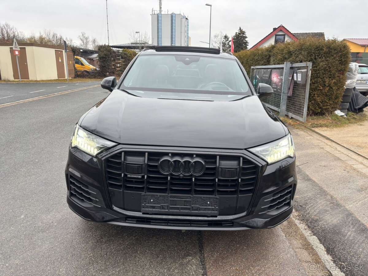 AUDI Q7 55 TFSi e - 4