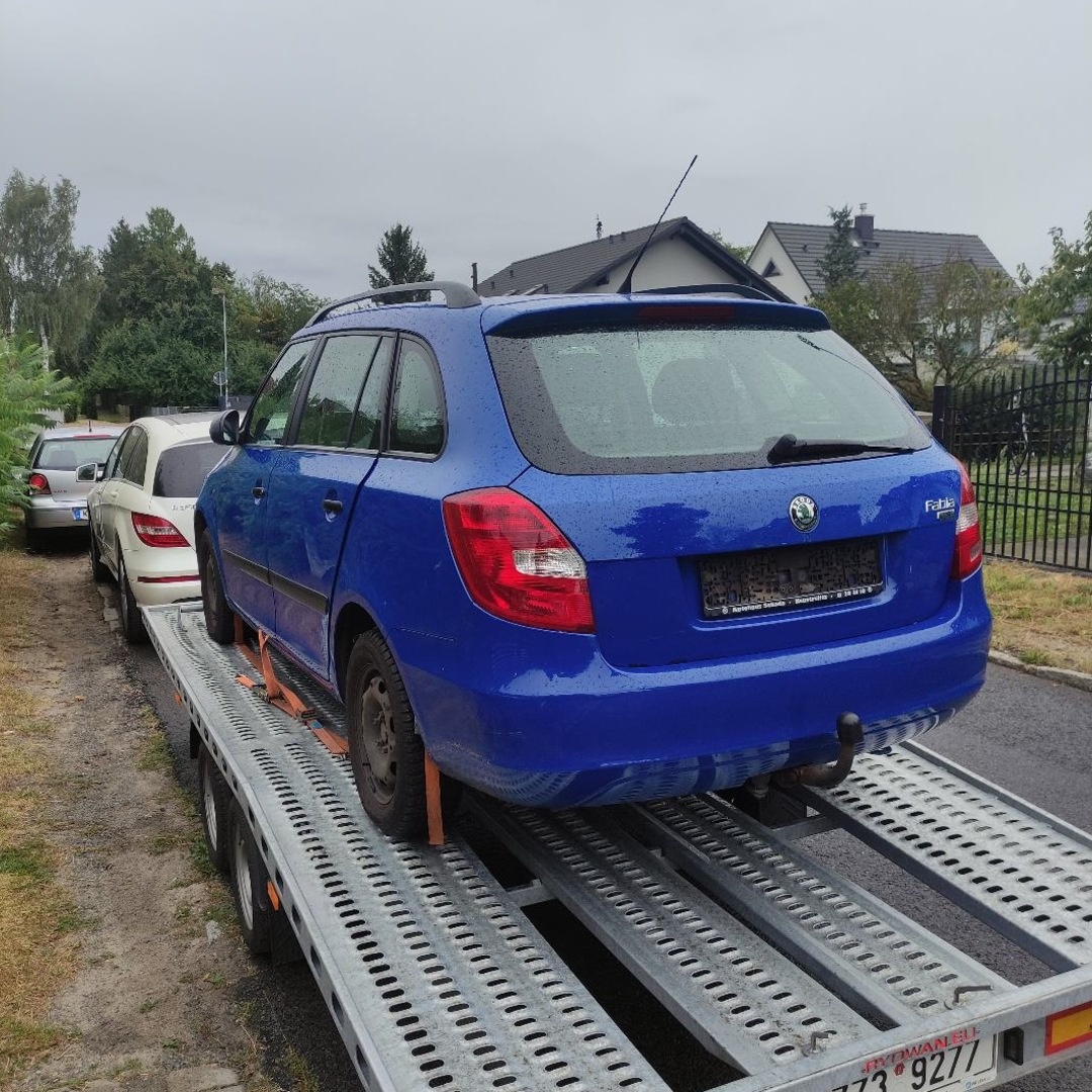 Skoda Fabia 2 1.4 MPI kombi modrá - 4