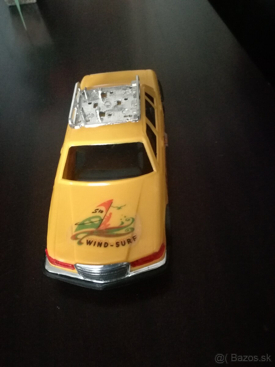 Retro autička 70 roky - 4