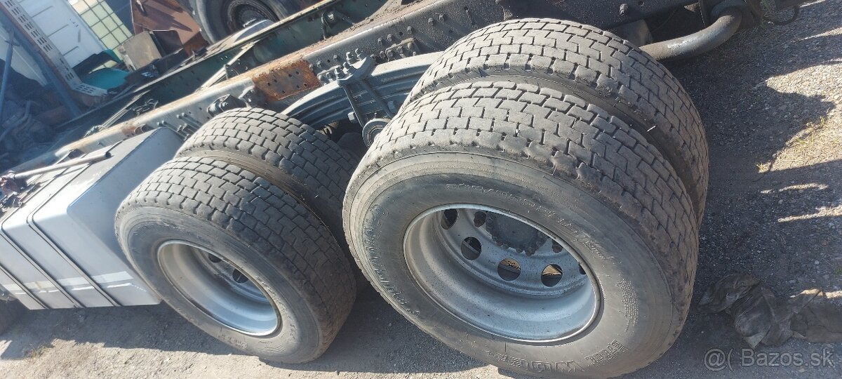 nákladné vozidlo Volvo 330 FM - 4