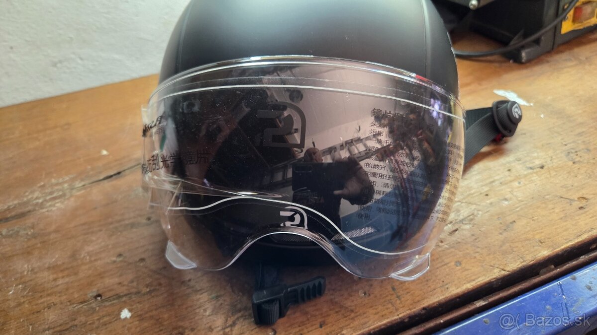 Cyklistická helma s priezorom - 4