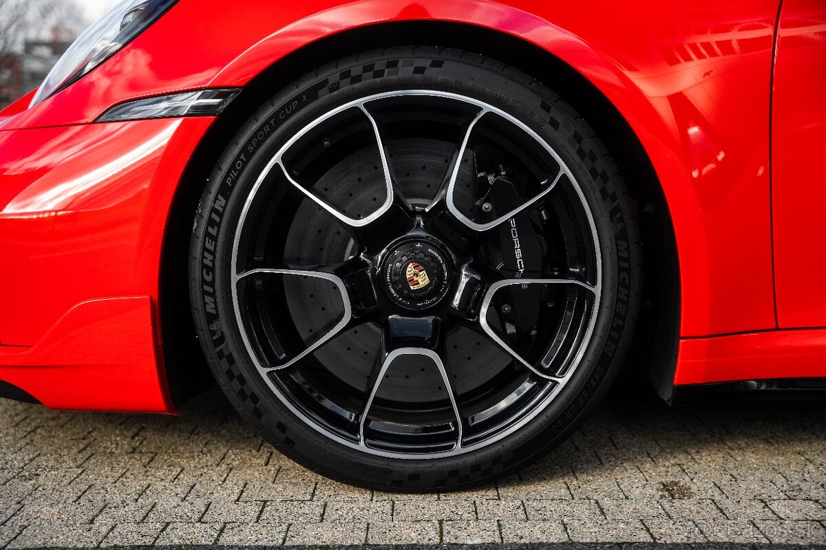 Porsche 911 Turbo S 992.1 - 4