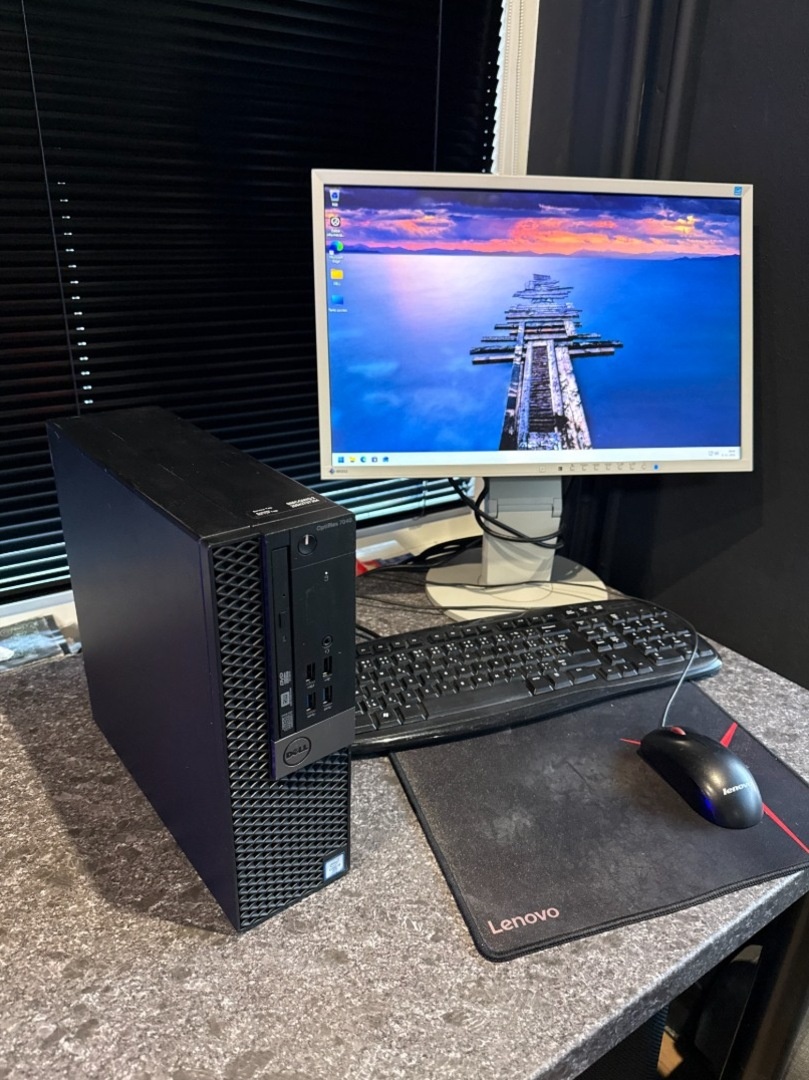 Počítač DELL.Intel i3-6100 2x3,70GHz.8gb ram.256gb SSD - 4