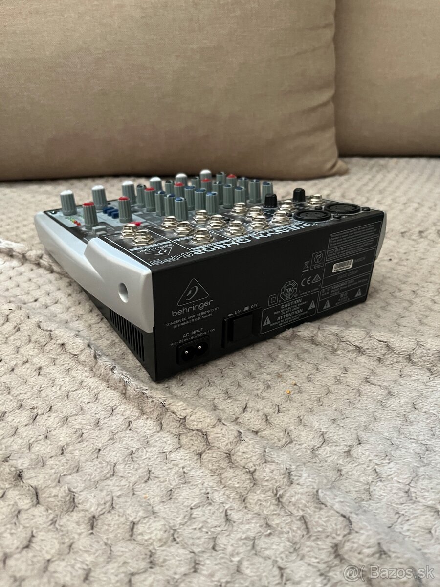 Behringer Xenyx QX602MP3 - 4