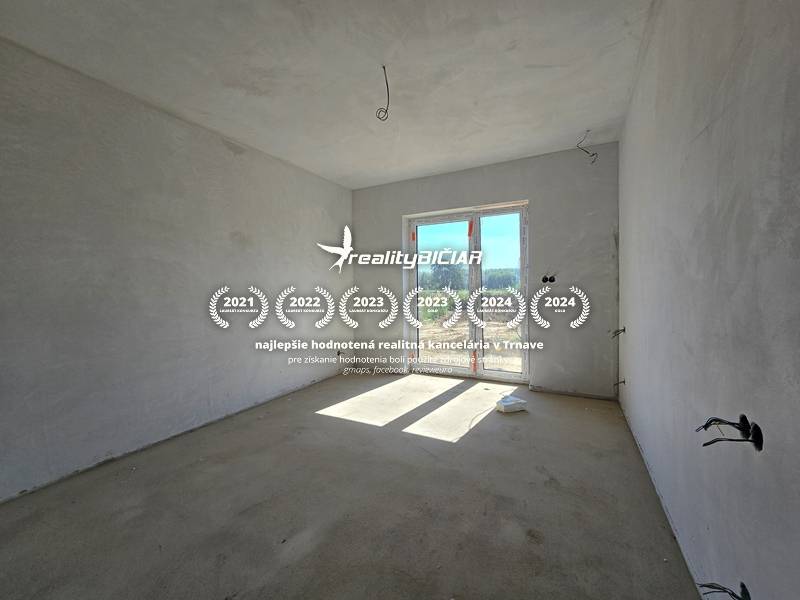 REZERVOVANÉ 4-izbový rodinný dom v obci Veľké Kostoľany - 4