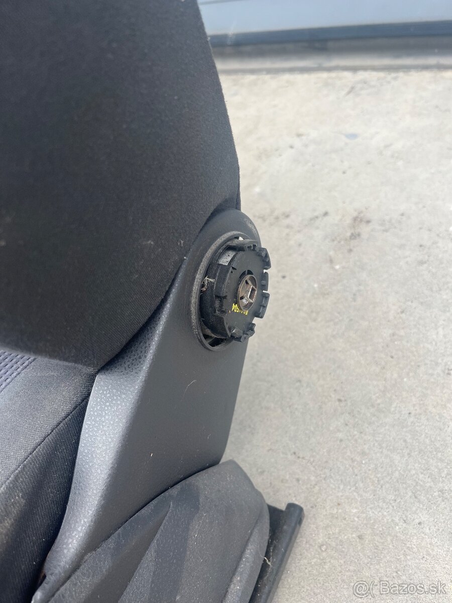 Predné sedadla VW Polo - 4