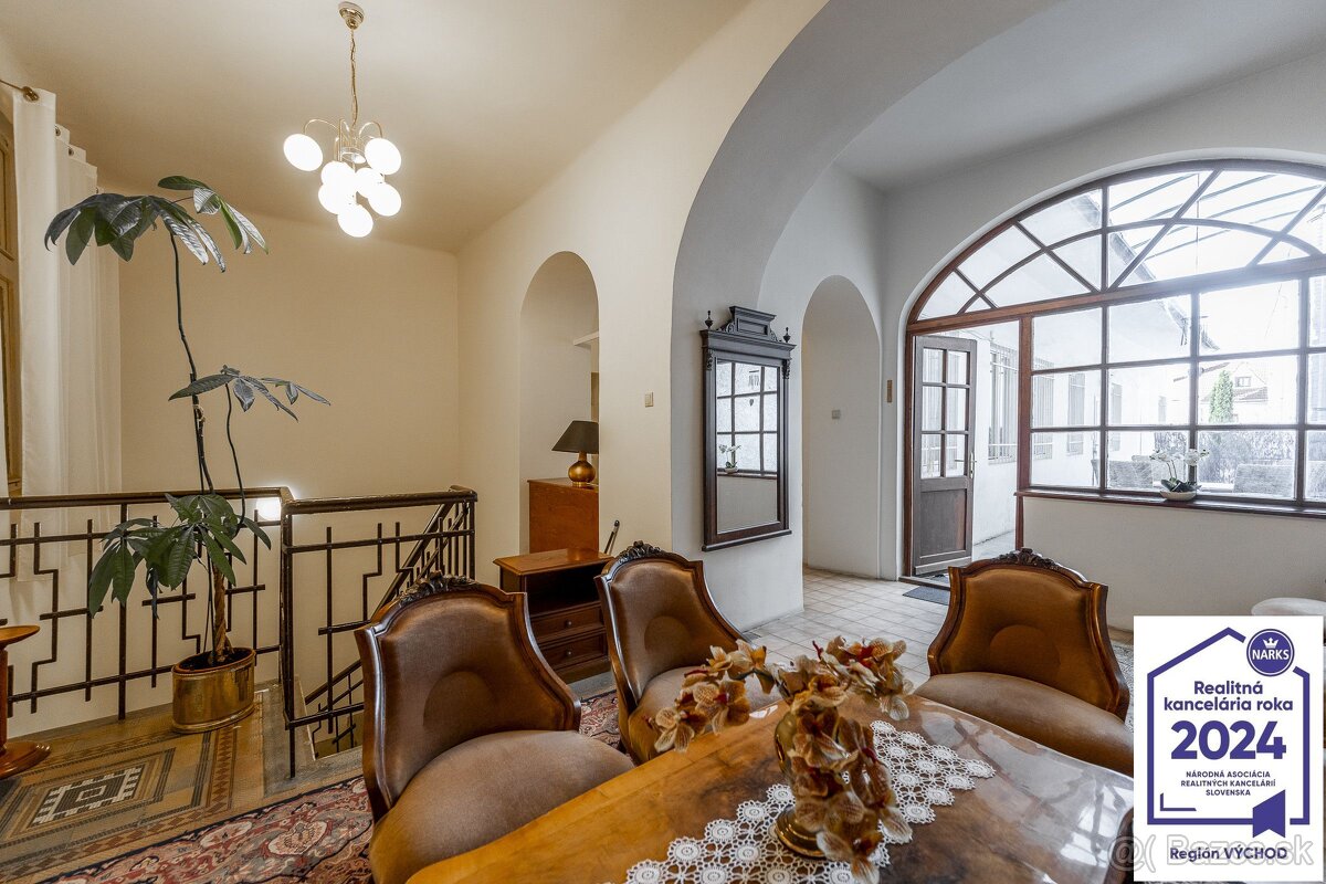 2 izbový byt v centre mesta v historickom objekte, Košice, H - 4