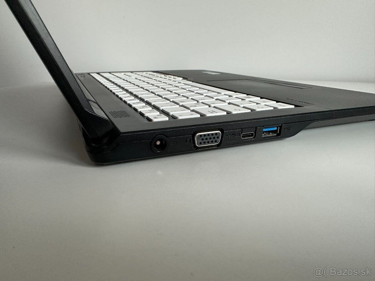 Fujitsu E559 / i5-8265U / 8GB RAM / 512GB SSD / Win 11 - 4