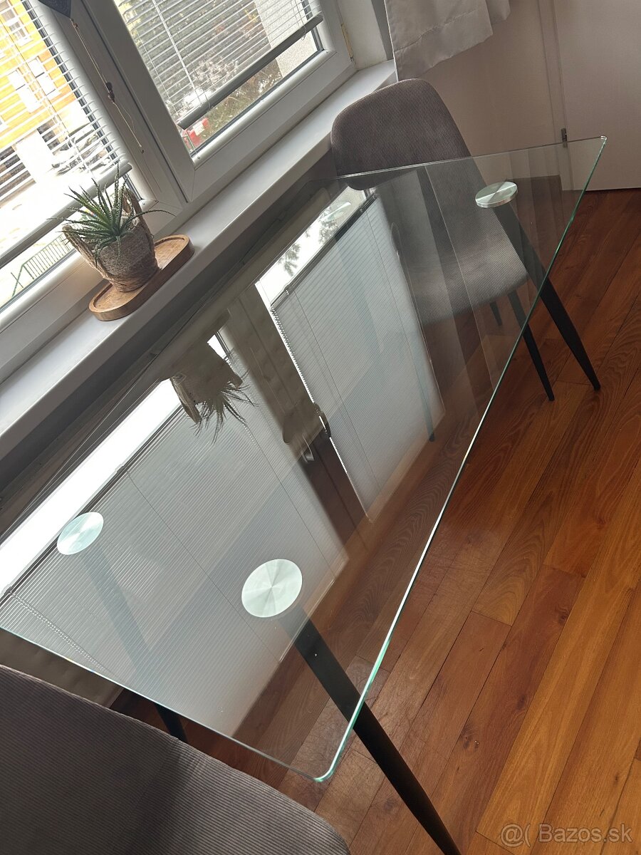 Sklenený jedálenský stôl - 4