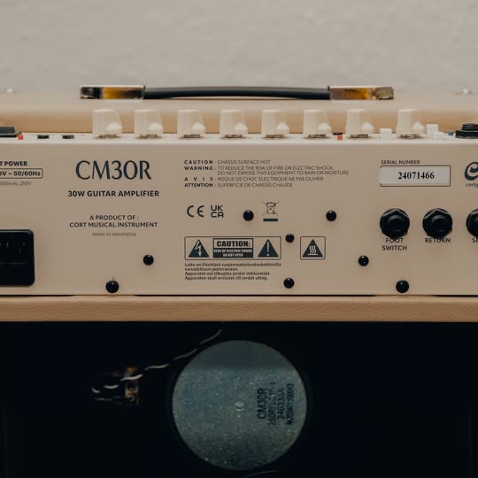 Gitarové tranzistorové kombo Cort - 4