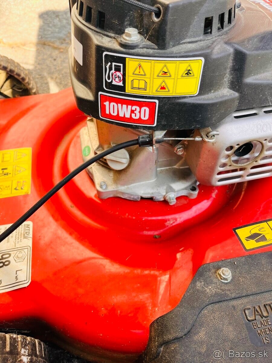 Benzinova kosacka MTD - 4