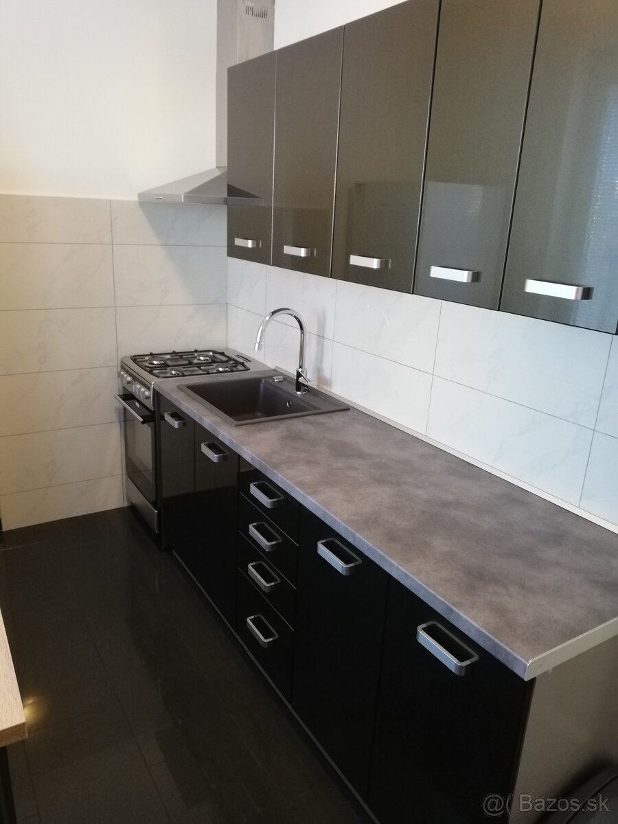 NA PRENÁJOM 2 IZBOVÝ BYT, STARÉ MESTO - 4