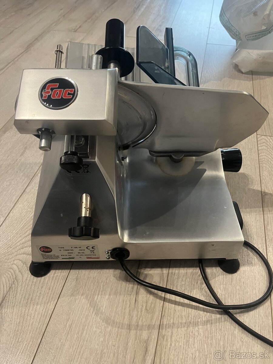 Narezovy szroj FAC - 4