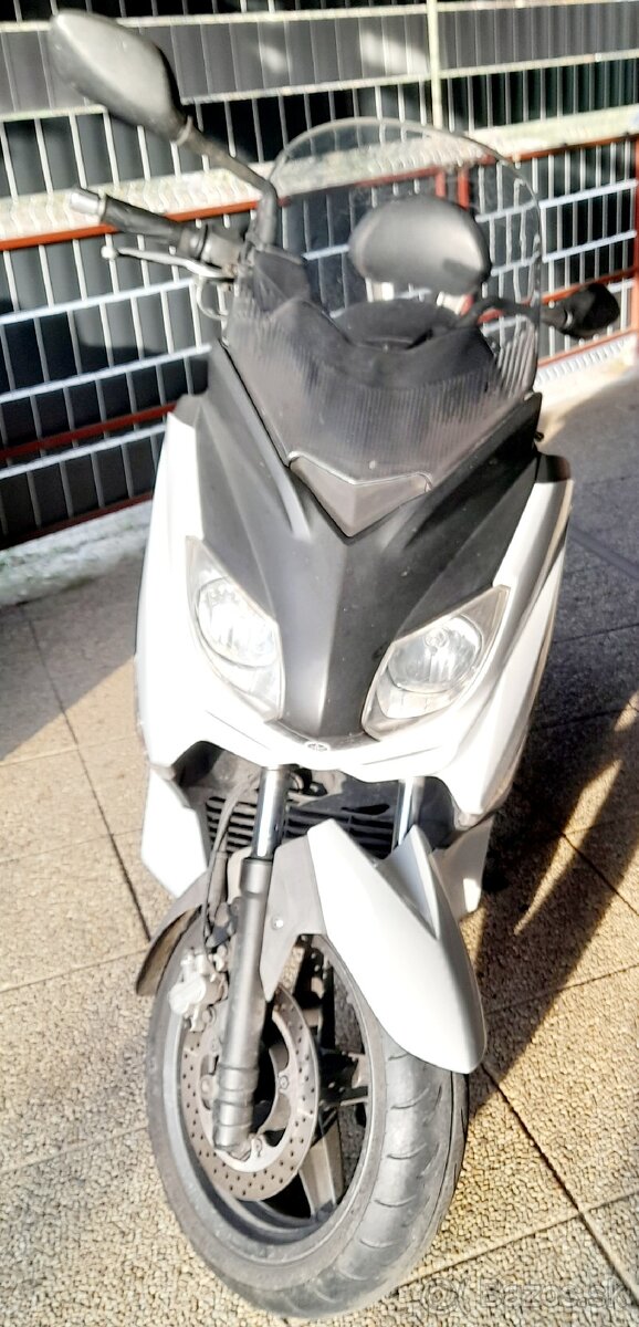 Yamaha xmax 125 - 4