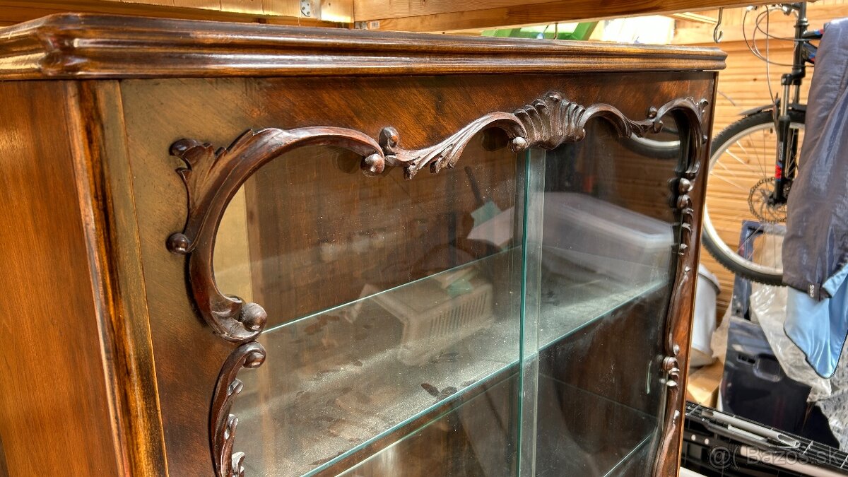 STAROŽITNÝ NÁBYTOK - 4