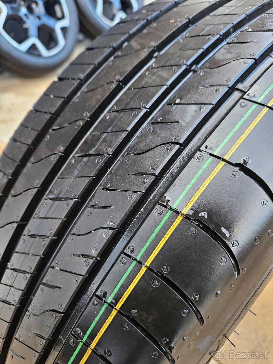215/55 R18 - 4