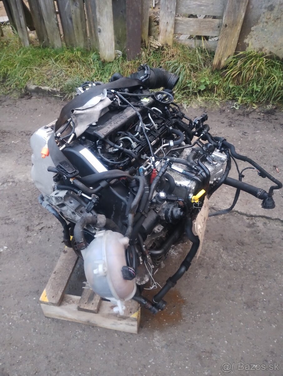 Predám motor 1,6 TDI 77 kw CLHC volkswagen group - 4