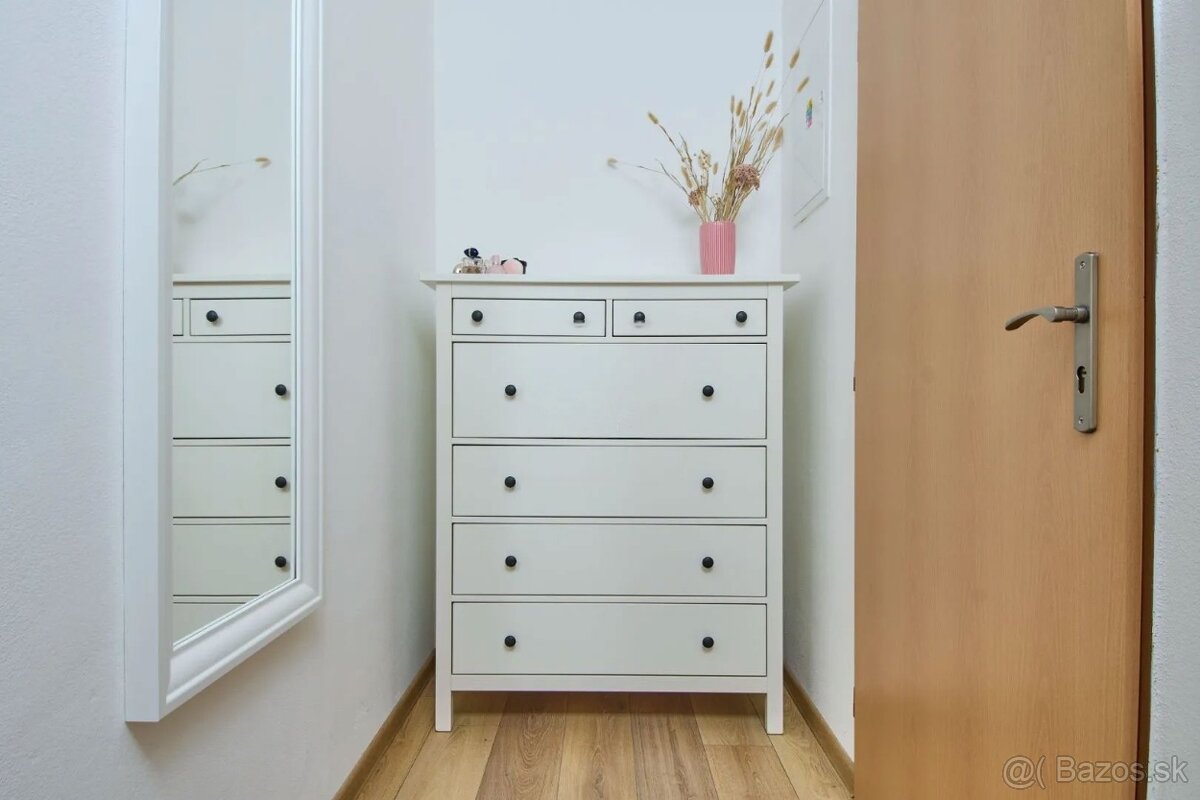 Moderný, komplet zariadený, klimatizovaný 2i byt s parkovaní - 4