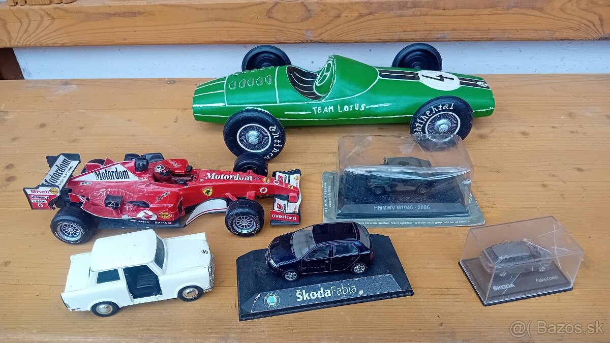 Rozne stare hračky, vláčiky, lokomotiva - 4