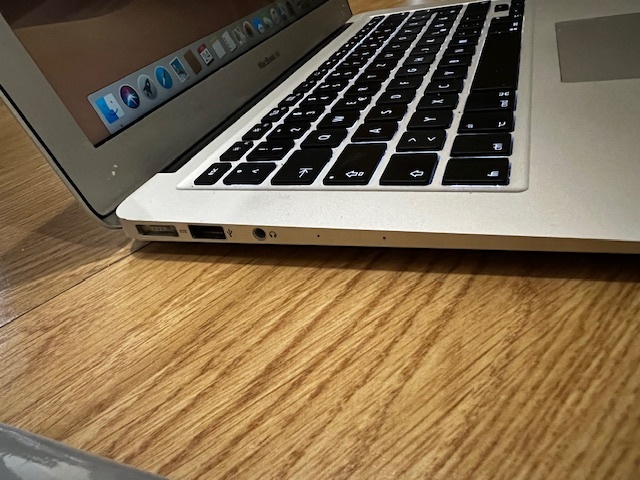 Apple MacBook air 13” /SUPER CENA/ - 4