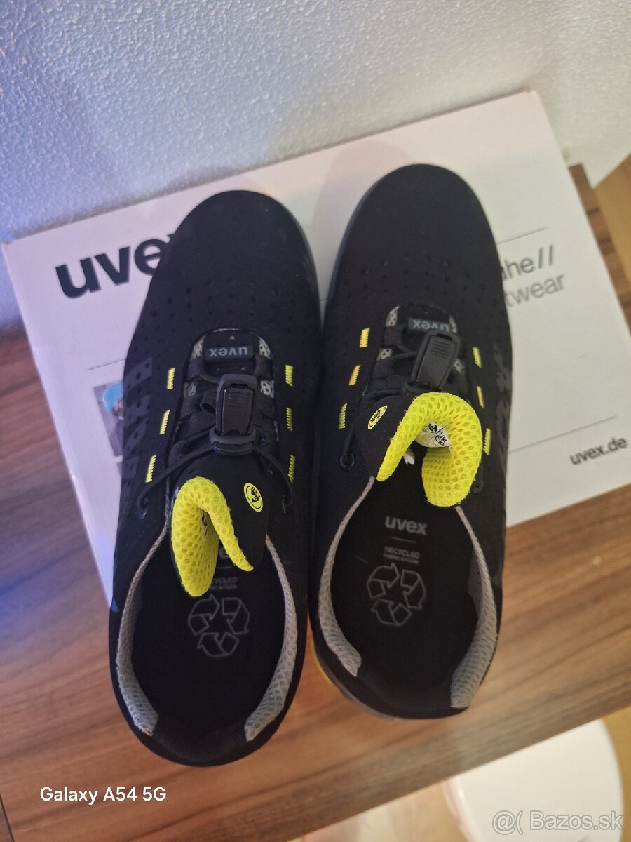 Pracovné topánky UVEX - 4