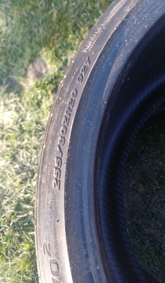 255/30 r20 letné pneumatiky - 4