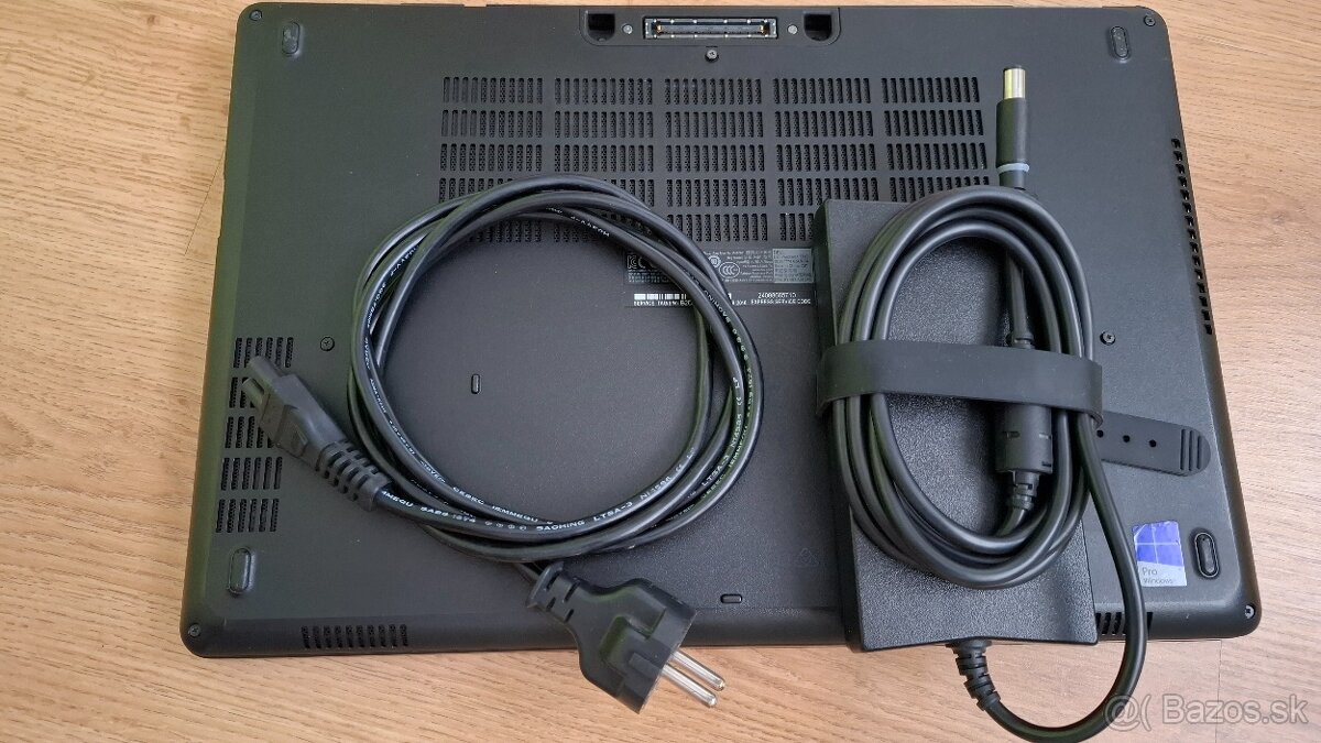 Dell Precision 3510 na náhradné diely - 4