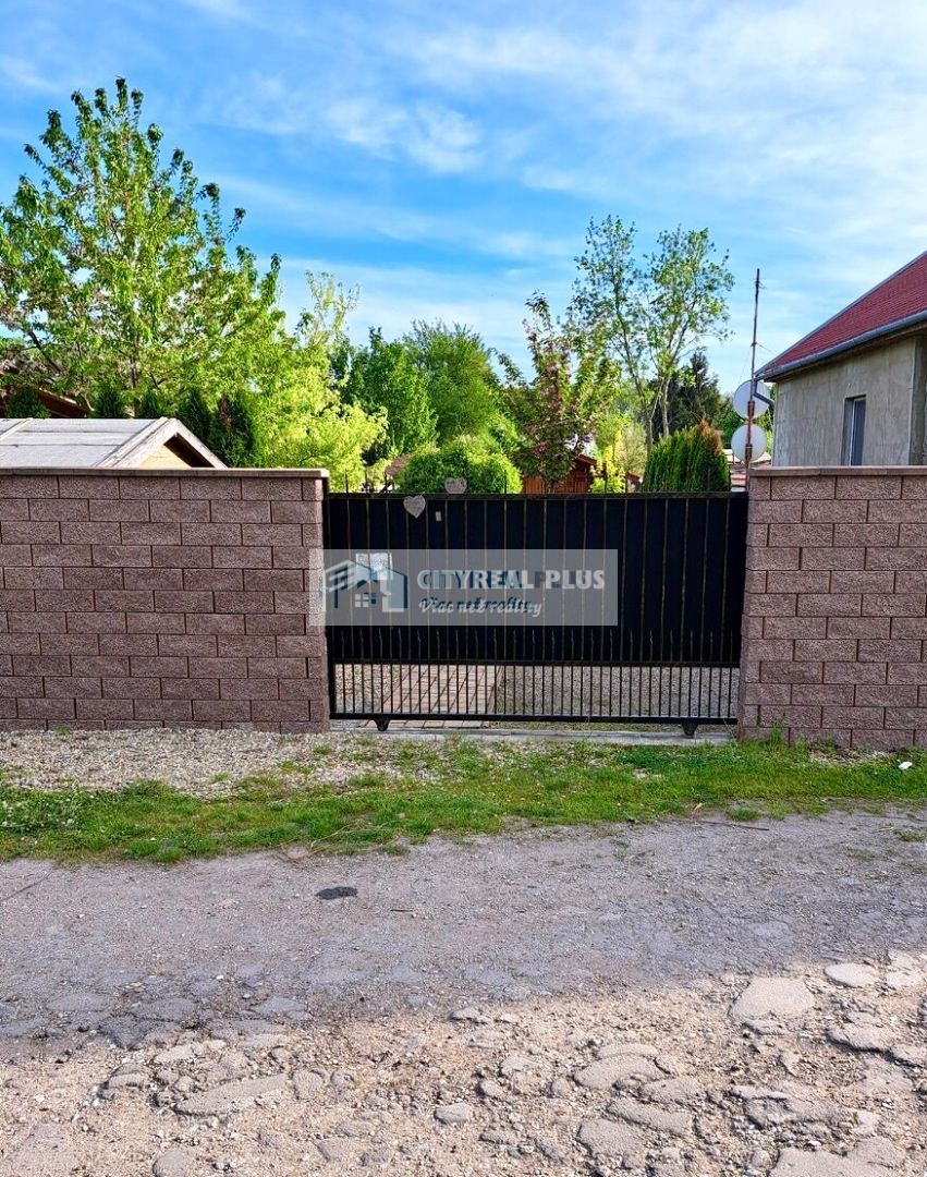 Znížená cena Ponúkame Vám na predaj kompletne zariadenú cha - 4