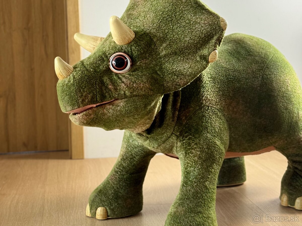 Veľký Triceratops - 4