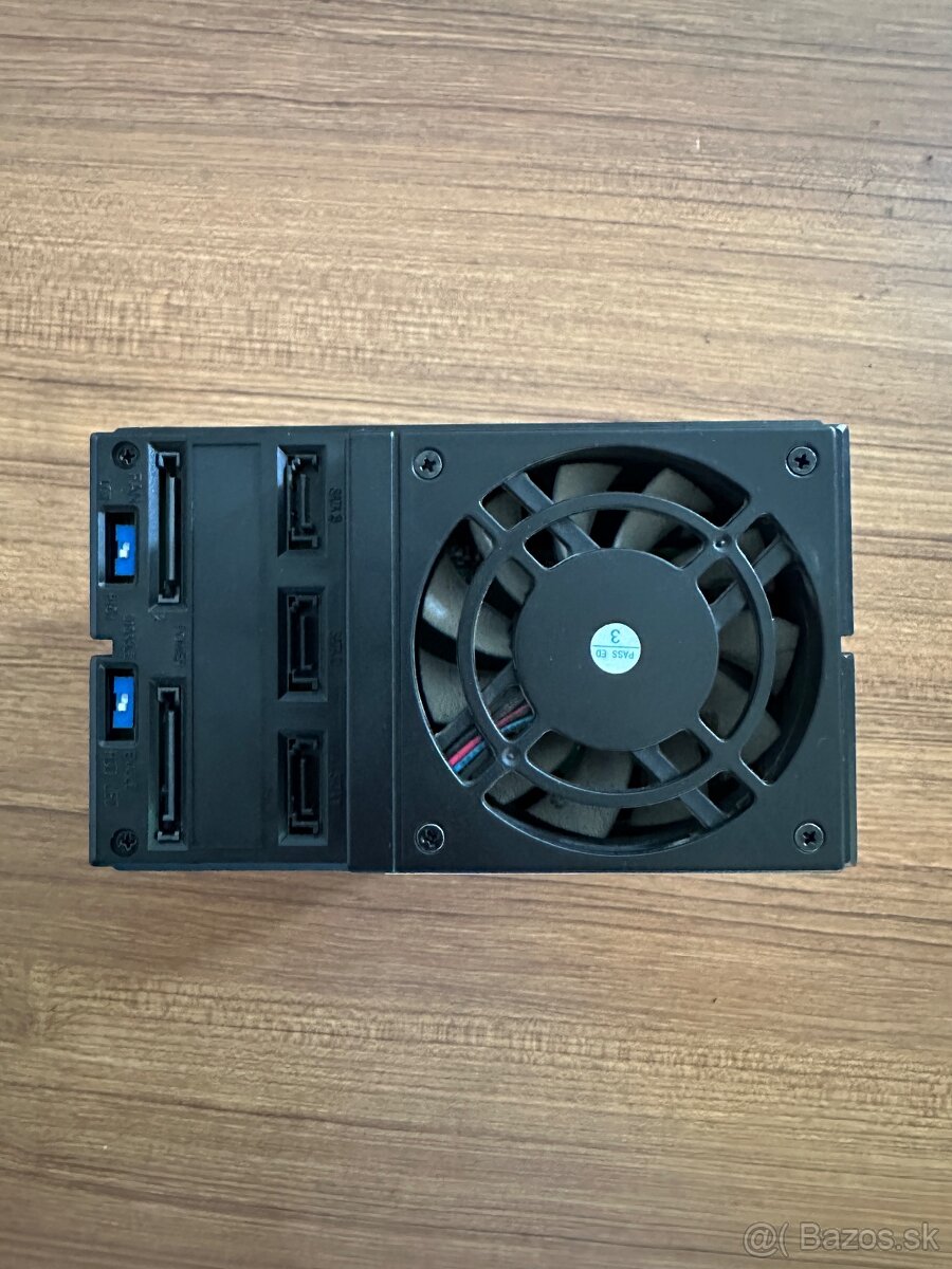 Interný rámček Silverstone FS303 z 2x 5,25" na 3x 3,5" - 4