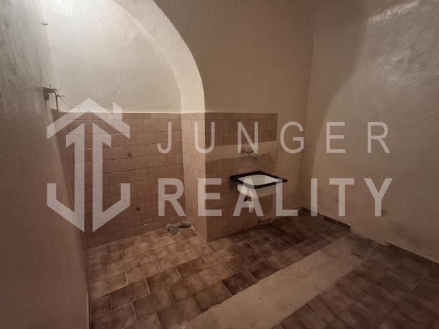 Prenájom obchodného priestoru na Námestí Baníkov v Rožňave - 4