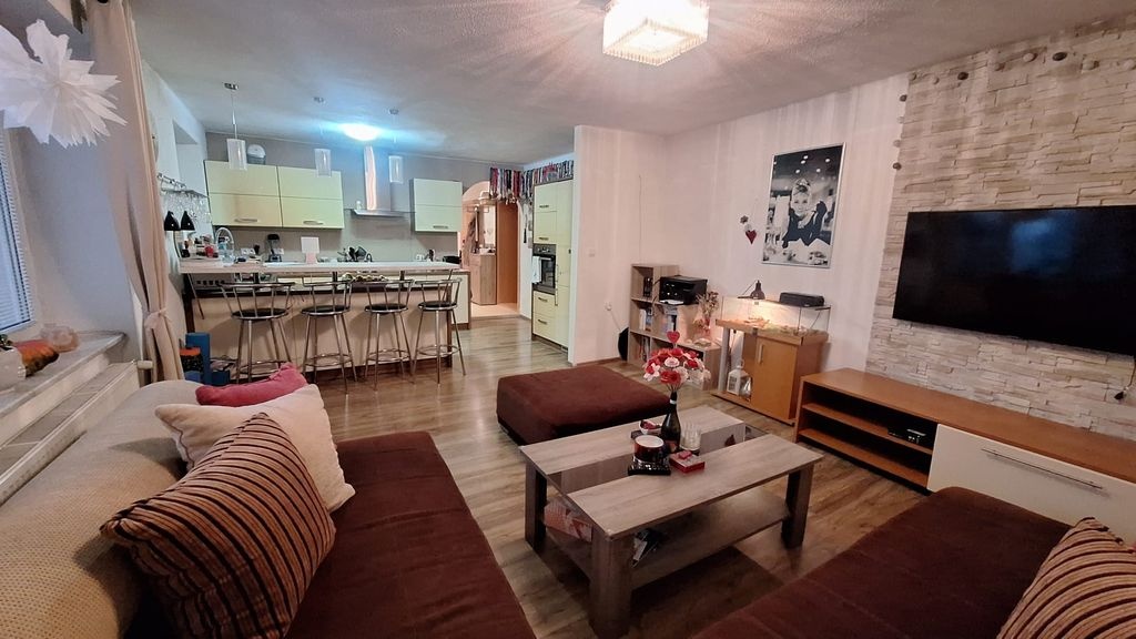 Nájom 2,5 izbový byt Zvolen širšie centrum - 4