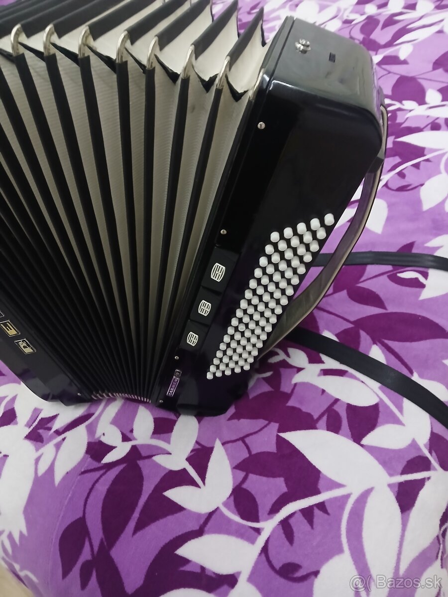 Predám pekný akordeón DELÍCIA CARMEN V - 4