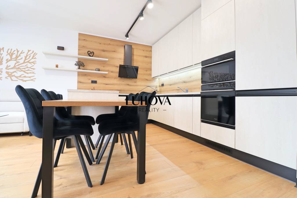 3- izbový byt s 20m2 terasou a 44m2 predzáhradkou - 4