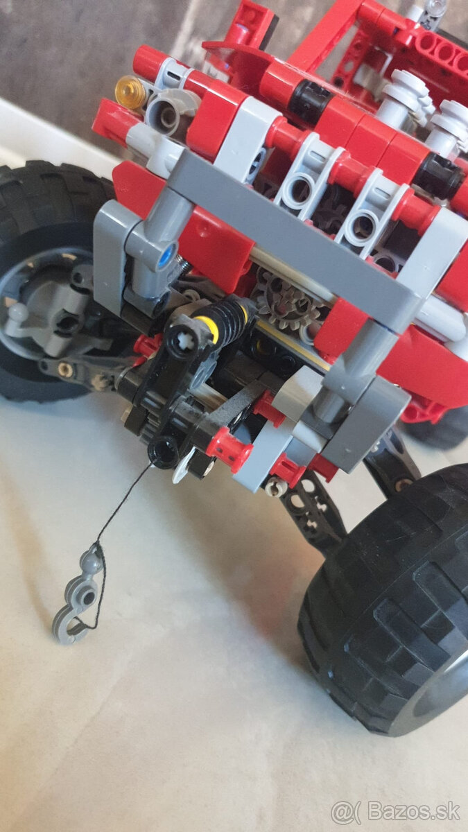 Skladačka - uplná kópia lega Technic 42029 Pick up - 4