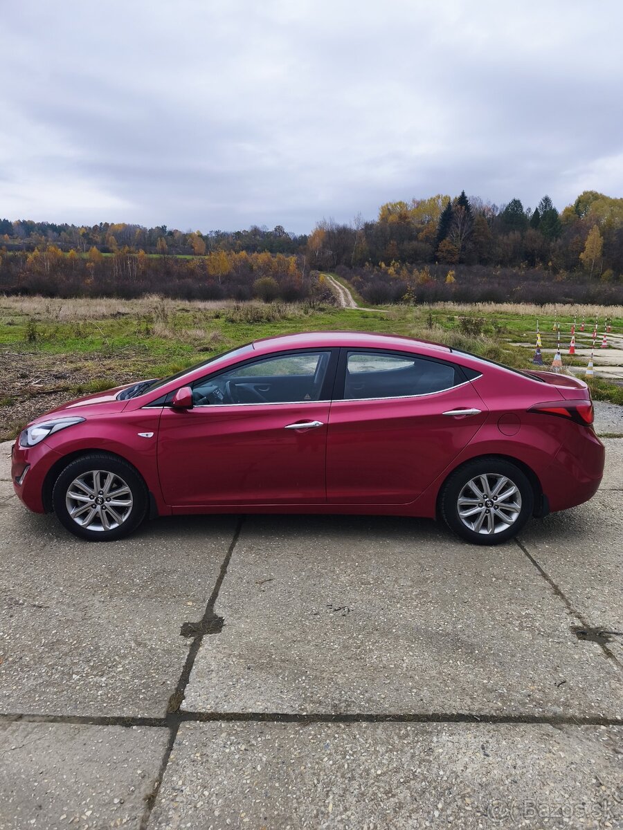 Hyundai Elantra Sedan 1.6 benzín 97kW manuál - 4