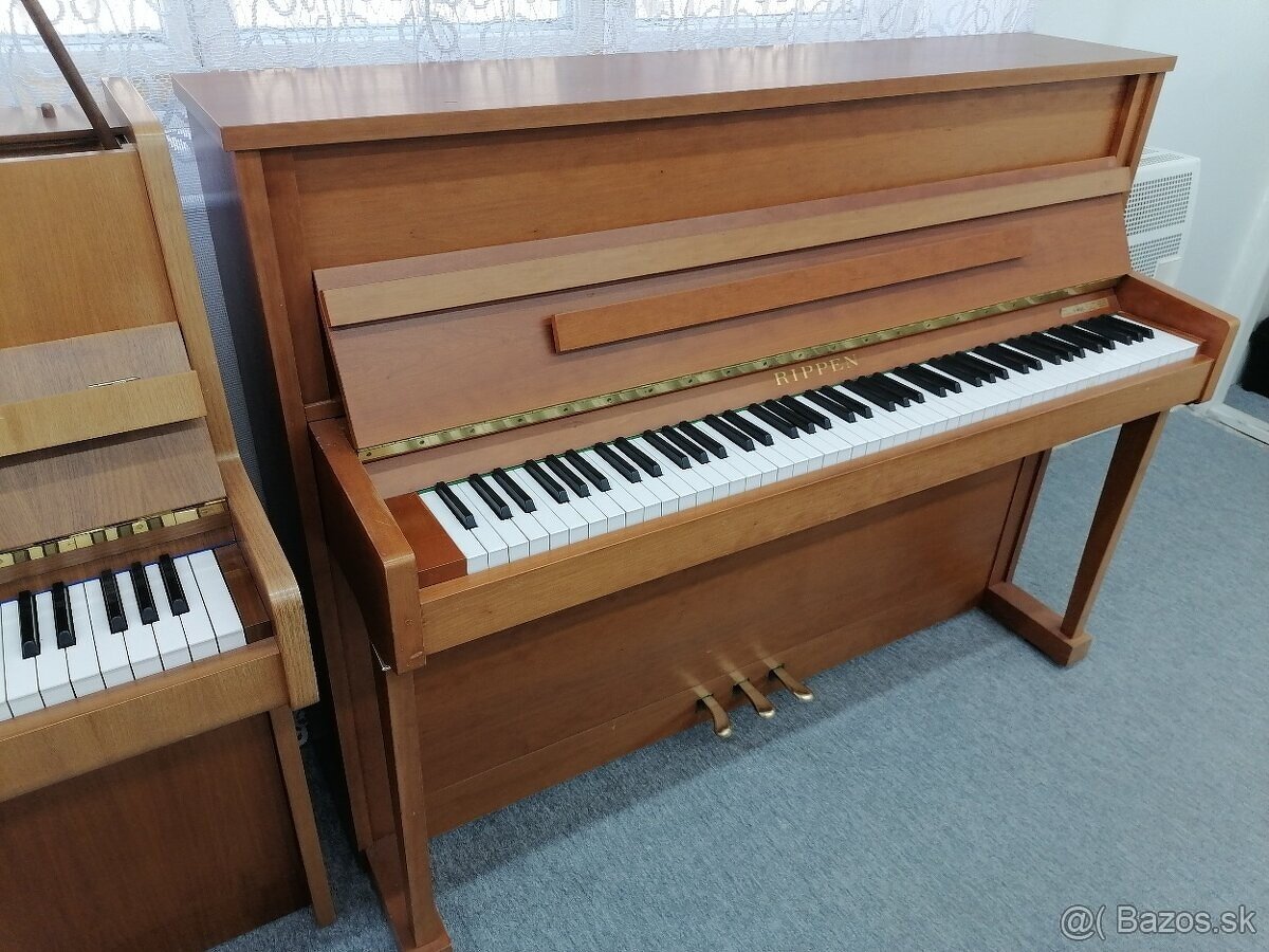 Moderné Piano dovoz celá SR - 4