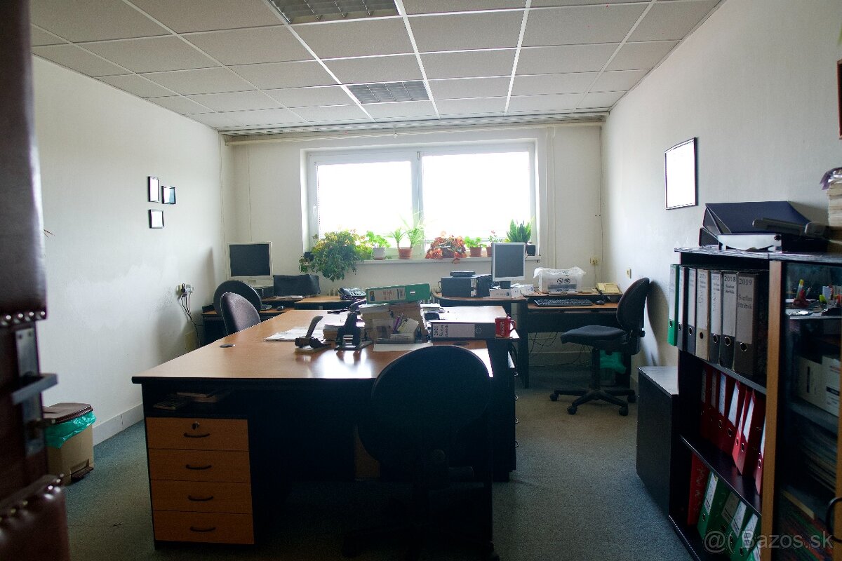KANCELÁRSKE PRIESTORY V PRIEMYSELNEJ ZÓNE - 4