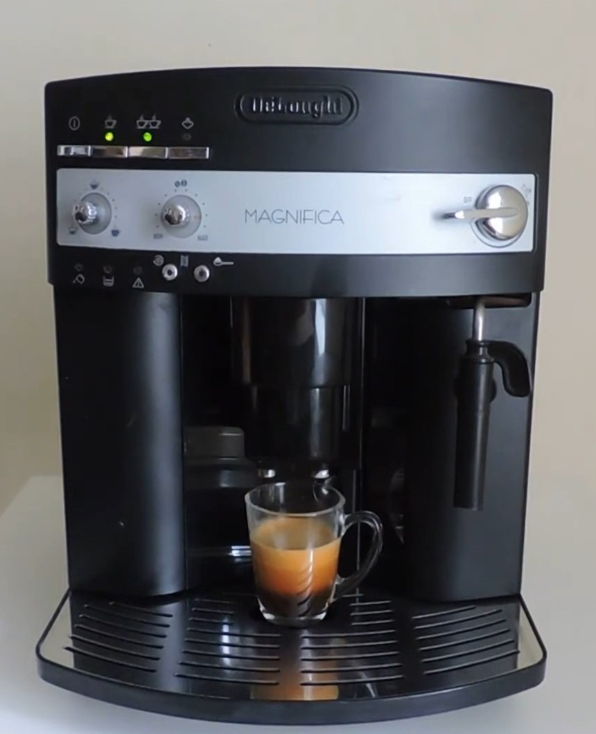 kávovar delonghi magnifica - 4