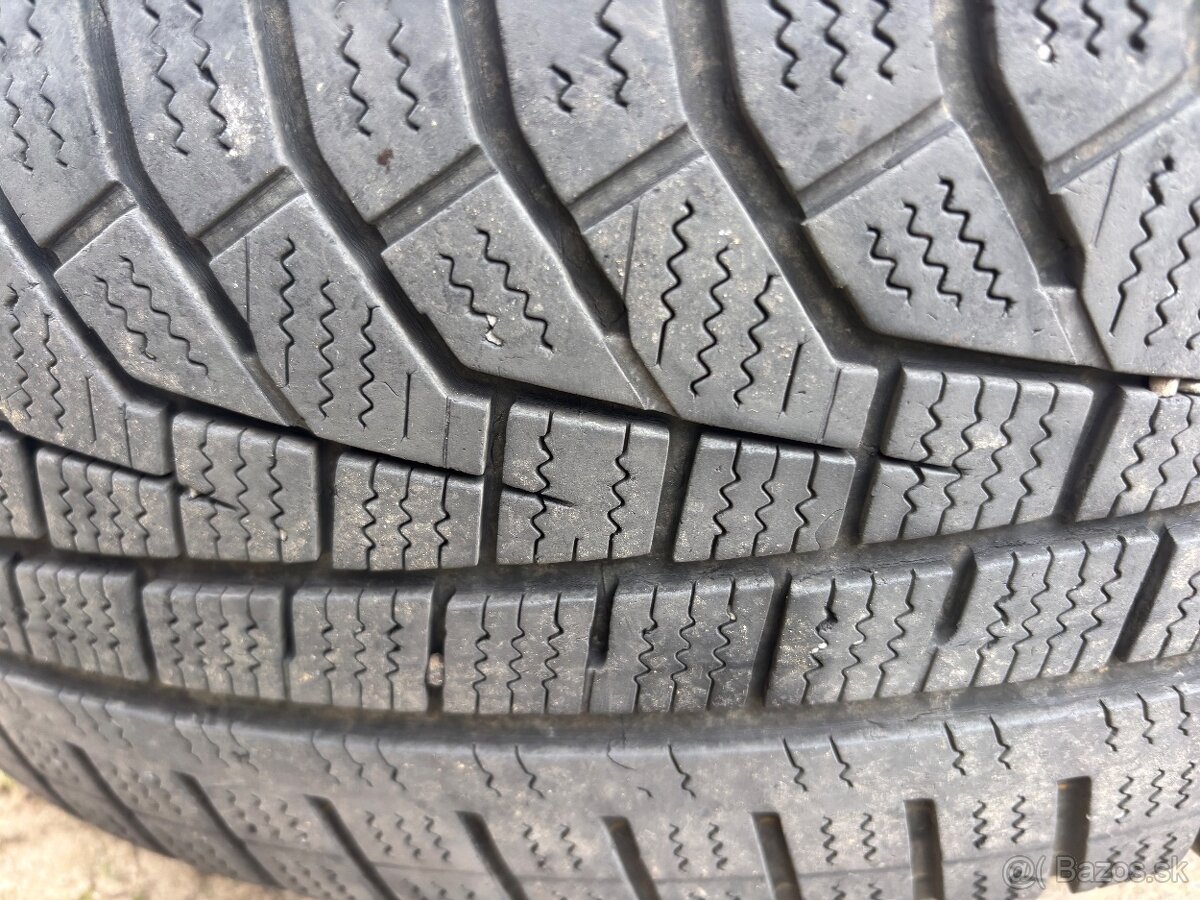 Pneumatiky zimne Hankook 215/65/R17 - 4