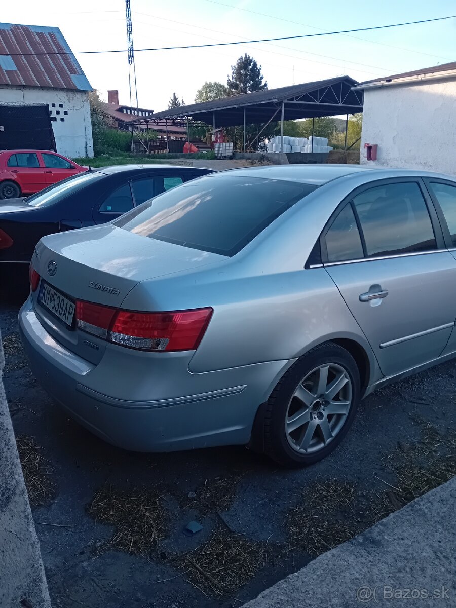 Hyundai Sonata - 4