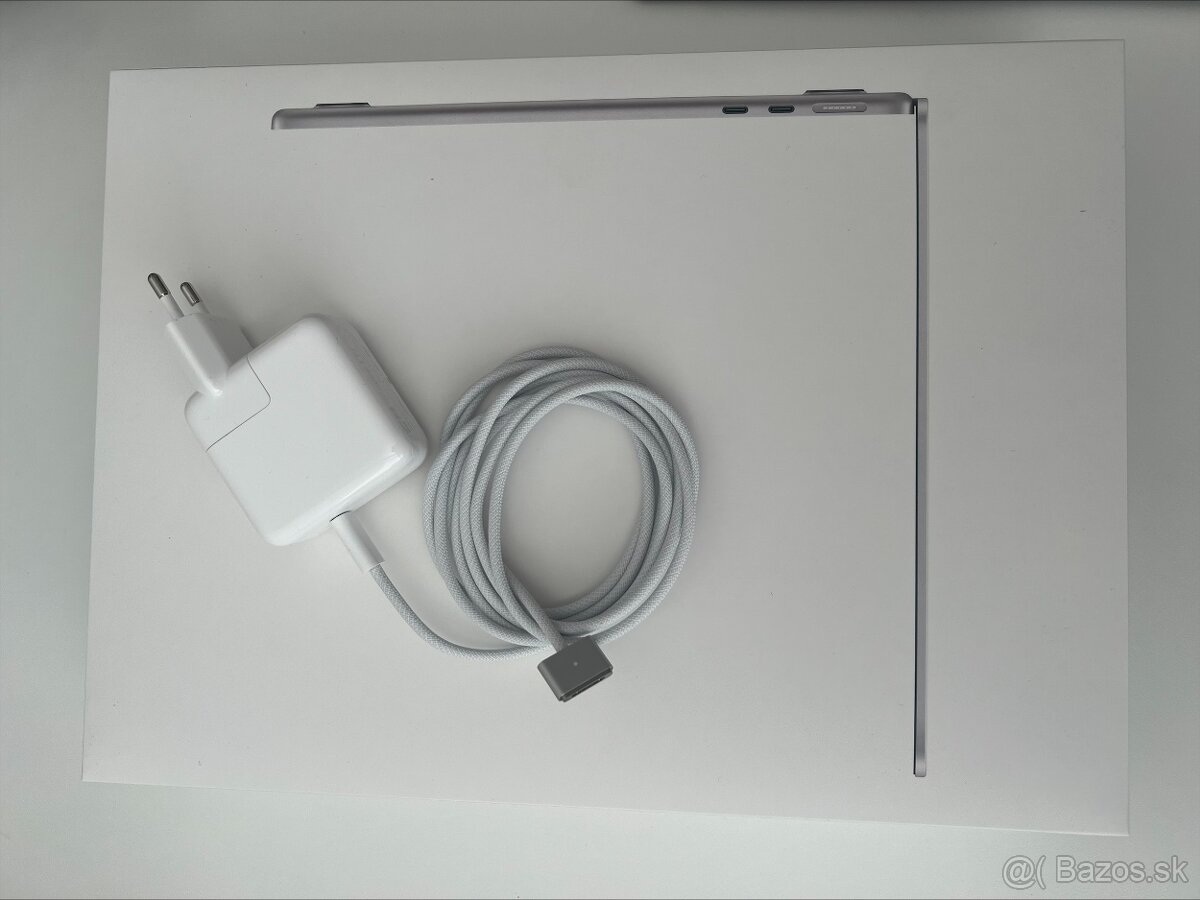 MacBook Air M4 13” 16/256GB - 4