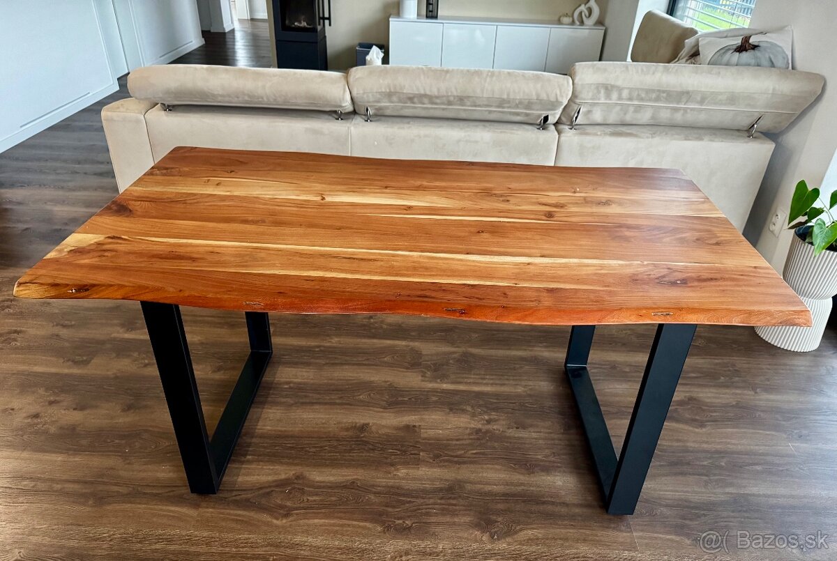 Jedalensky stôl +stoličky - 4