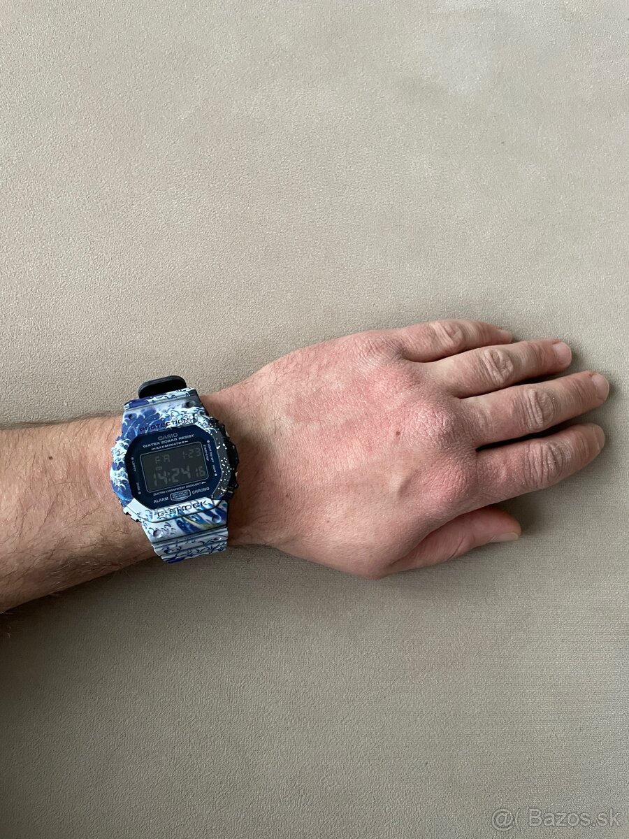 Casio G-Shock 5600. - 4