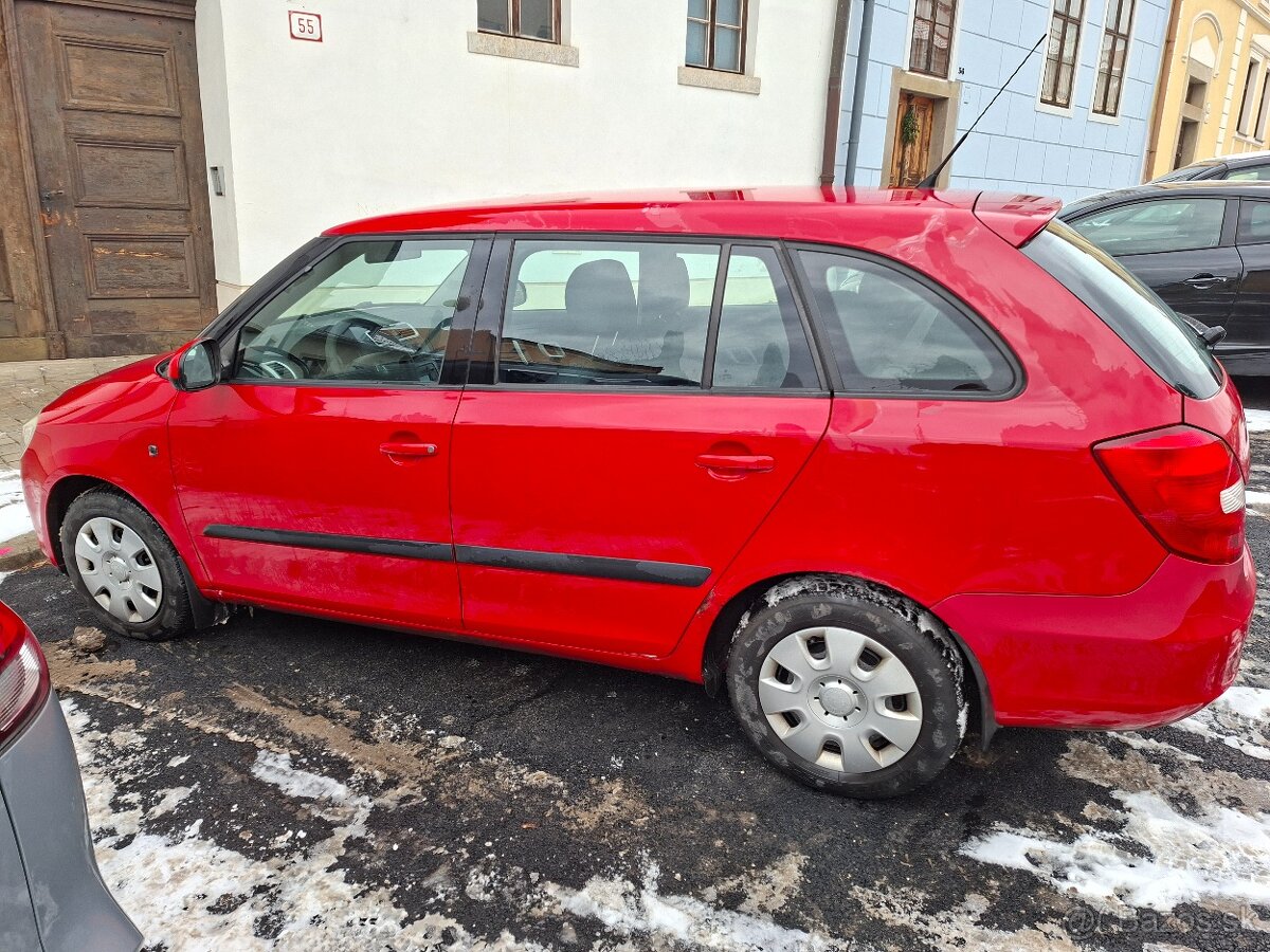 Predám Škodu Fabiu II - 4