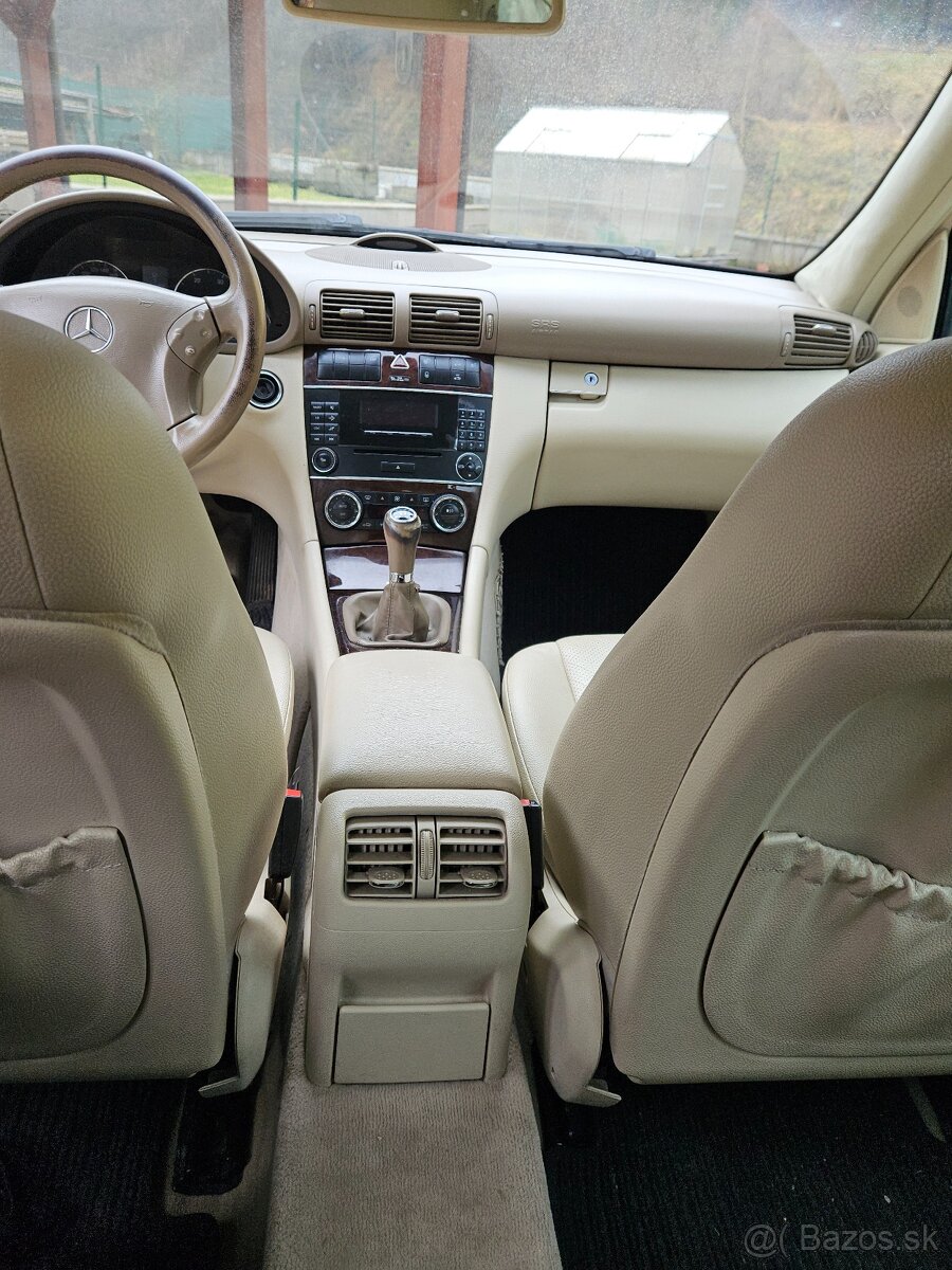 Mercedes Benz C trieda T 220 cdi Elegance - 4