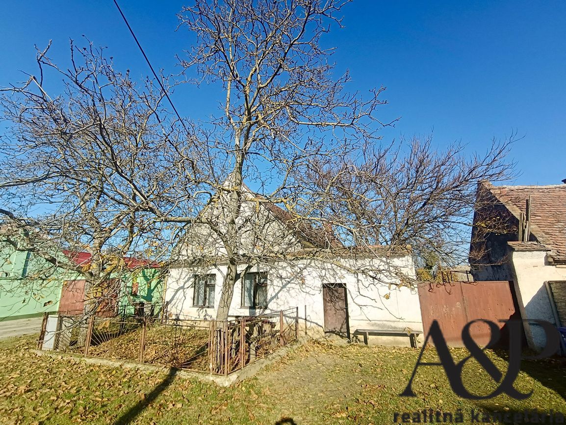 NA PREDAJ STARŠÍ RD S POZEMKOM, 593 M2, BORSKÝ SV.JUR, okr. - 4