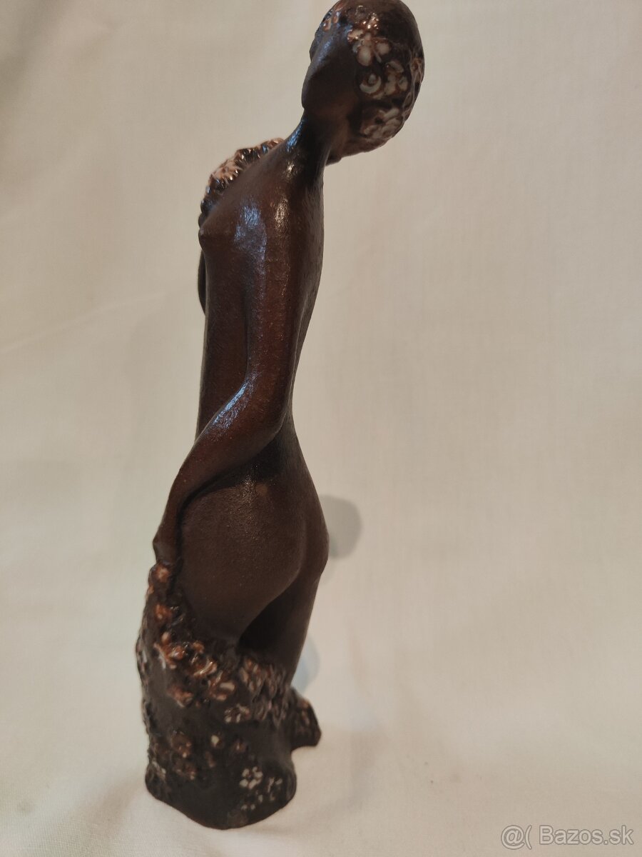 Sběratelská soška Akt - Dívka s květy - Bohumil Dobiáš, Jiho - 4