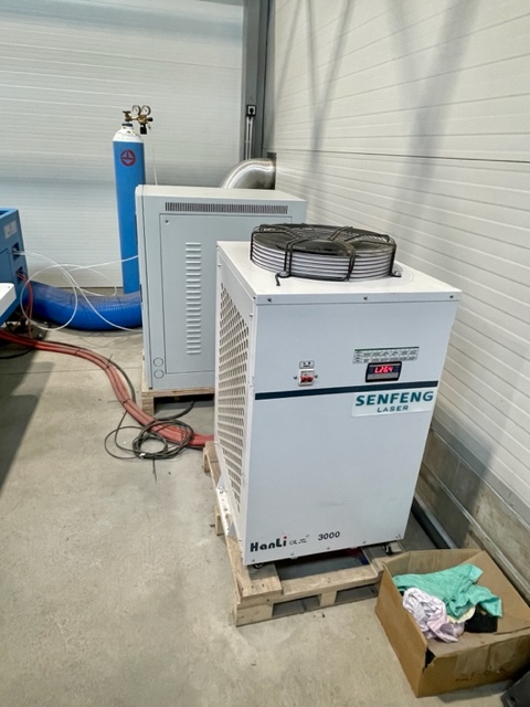 Plošný, fíbrový, laserový rezací stroj o výkone 6kW - 4